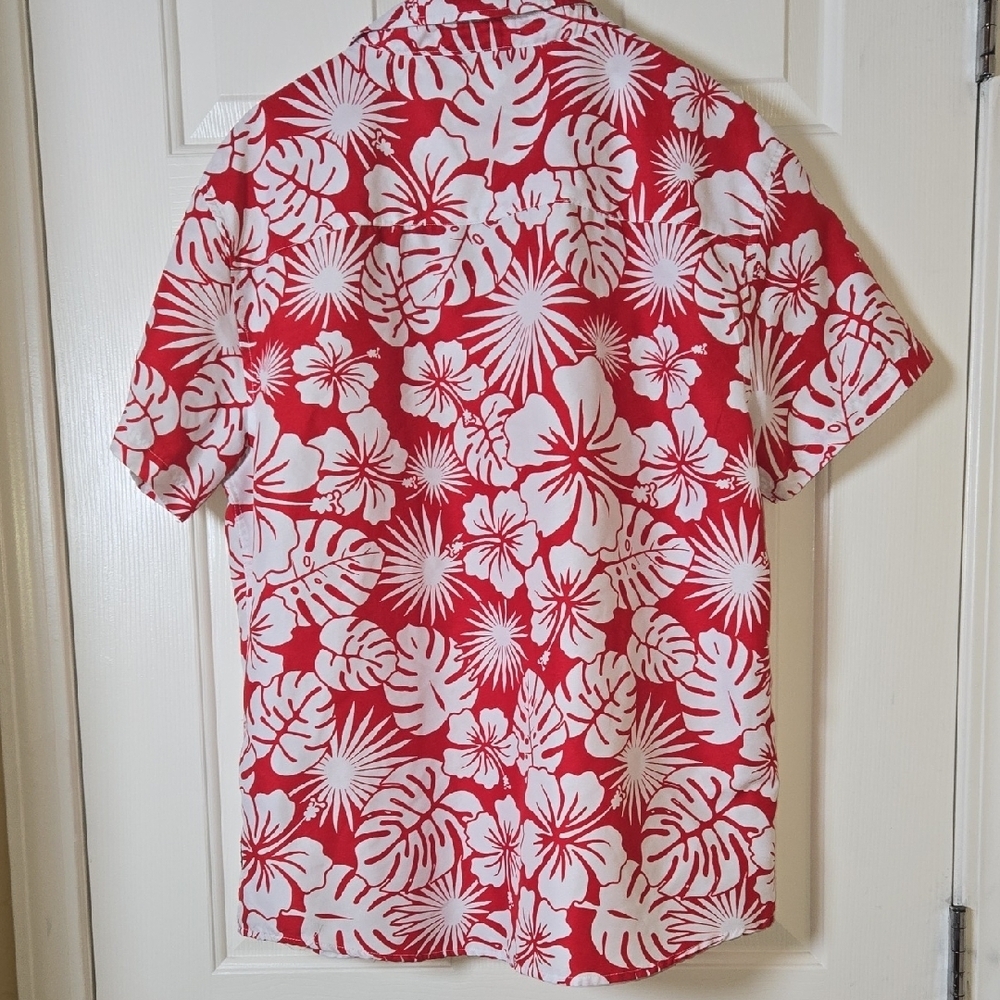 Southpole Lg  Red and White Casual Button Down Shirt with Floral Print - Picture 8 of 9